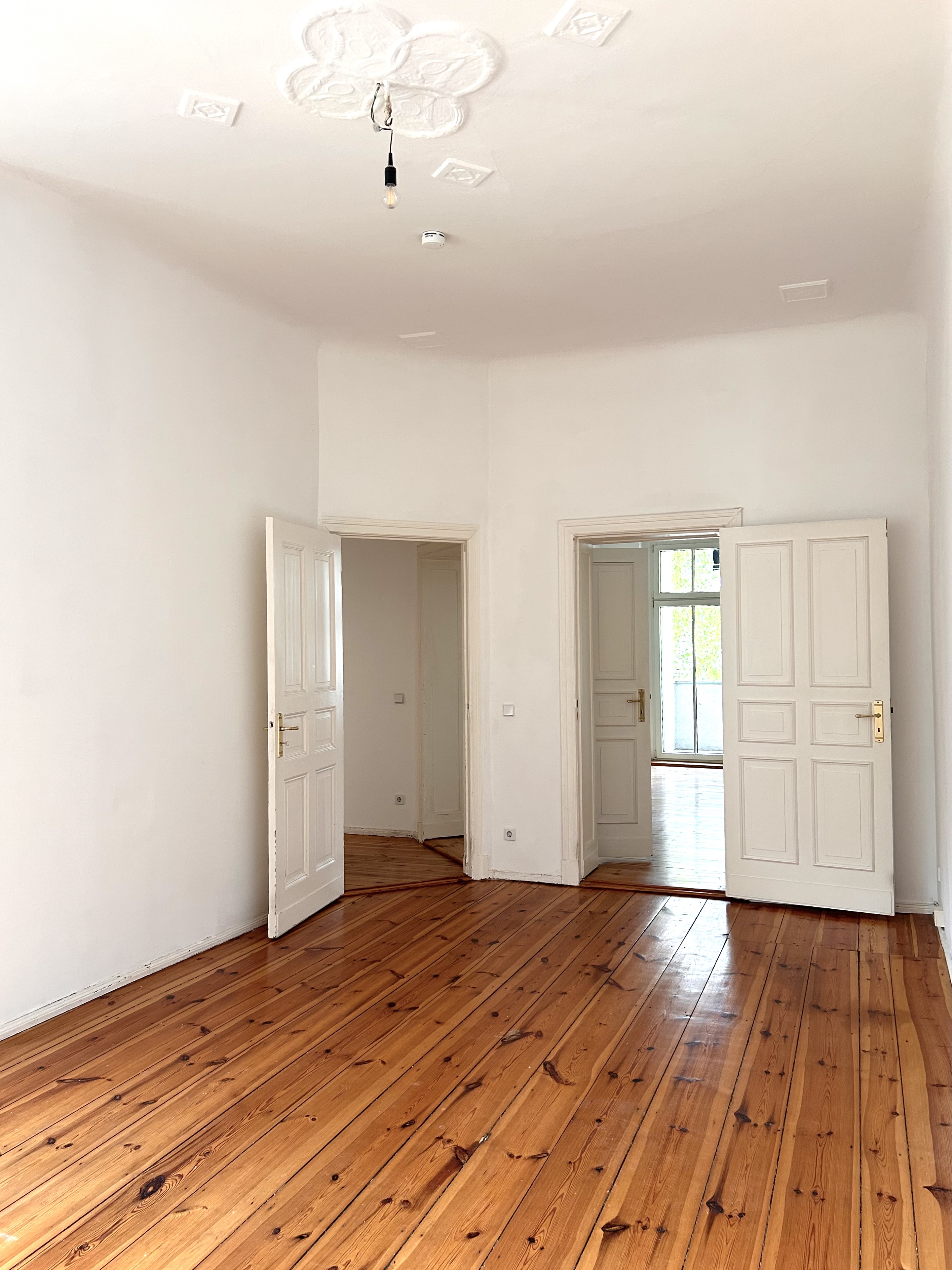Hofzimmer Blick Zimmer mit Loggia