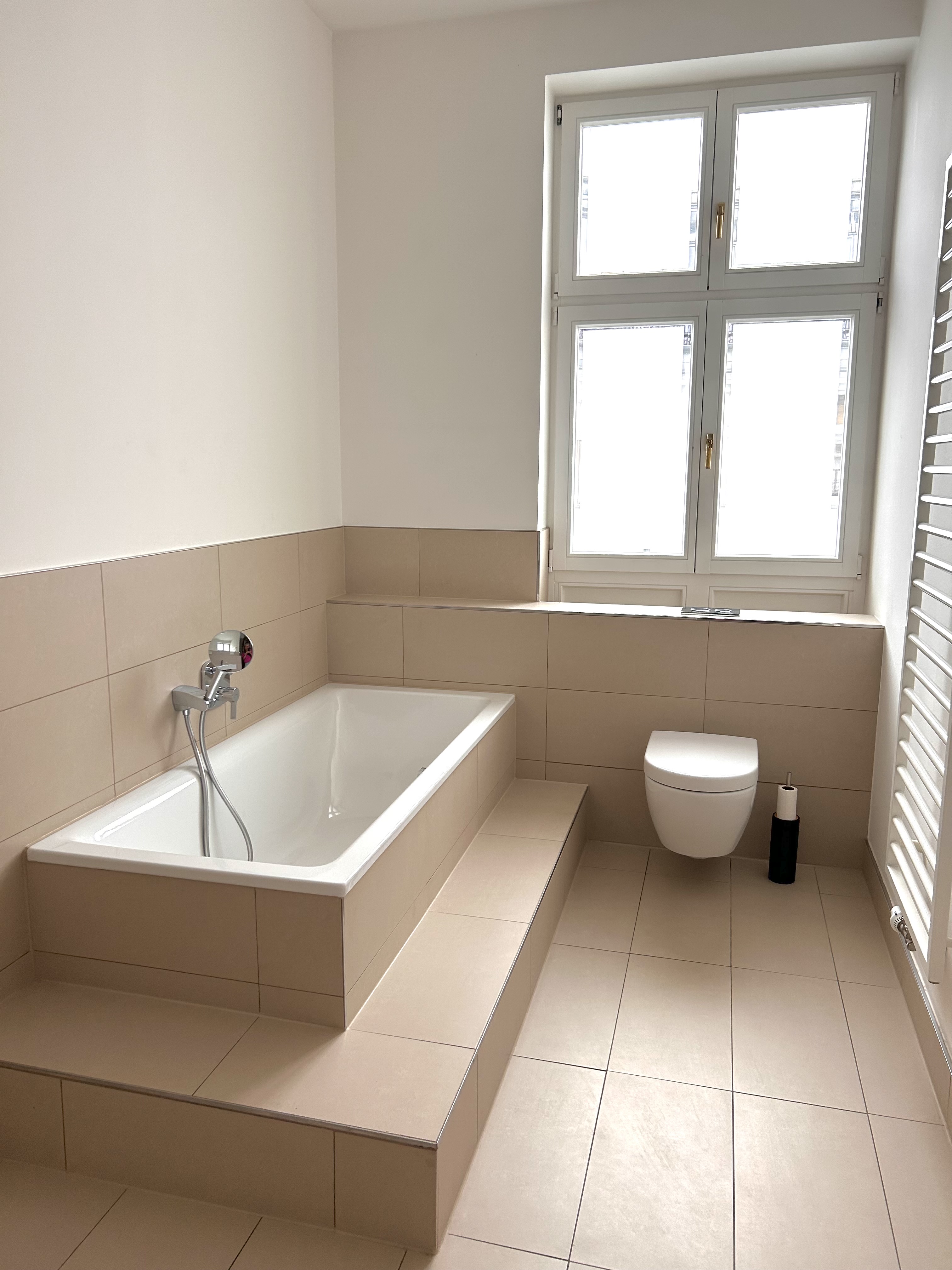 Masterbad mit Wanne und...